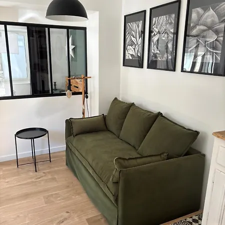La Tete Dans Les Etoiles Apartment *